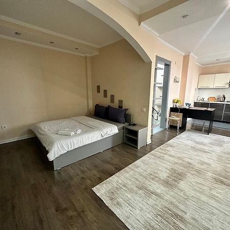 B&B Apart Atiraw Buitenkant foto